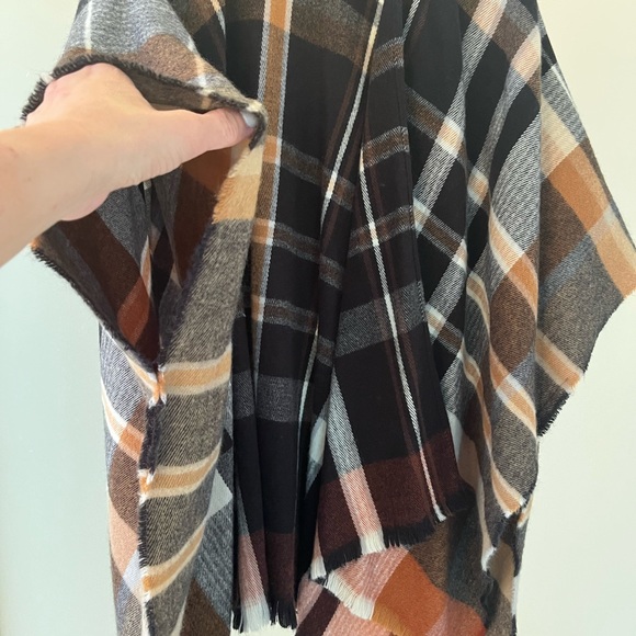 Warm wrap. - Picture 2 of 2